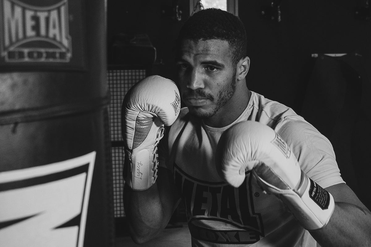 Comment remplir un sac de frappe : le guide pour un remplissage efficace