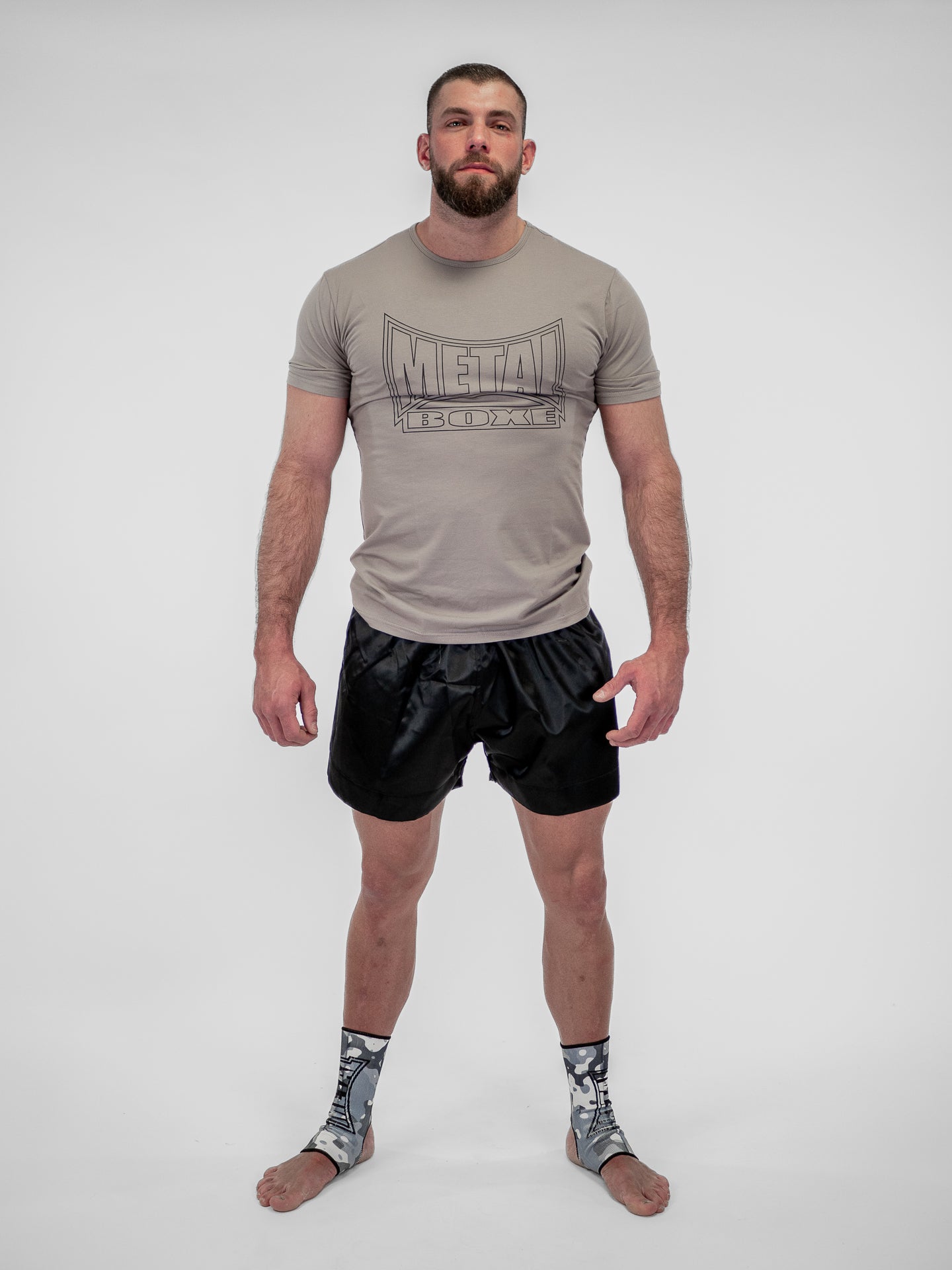 ONE MEN’S GRAY T-SHIRT