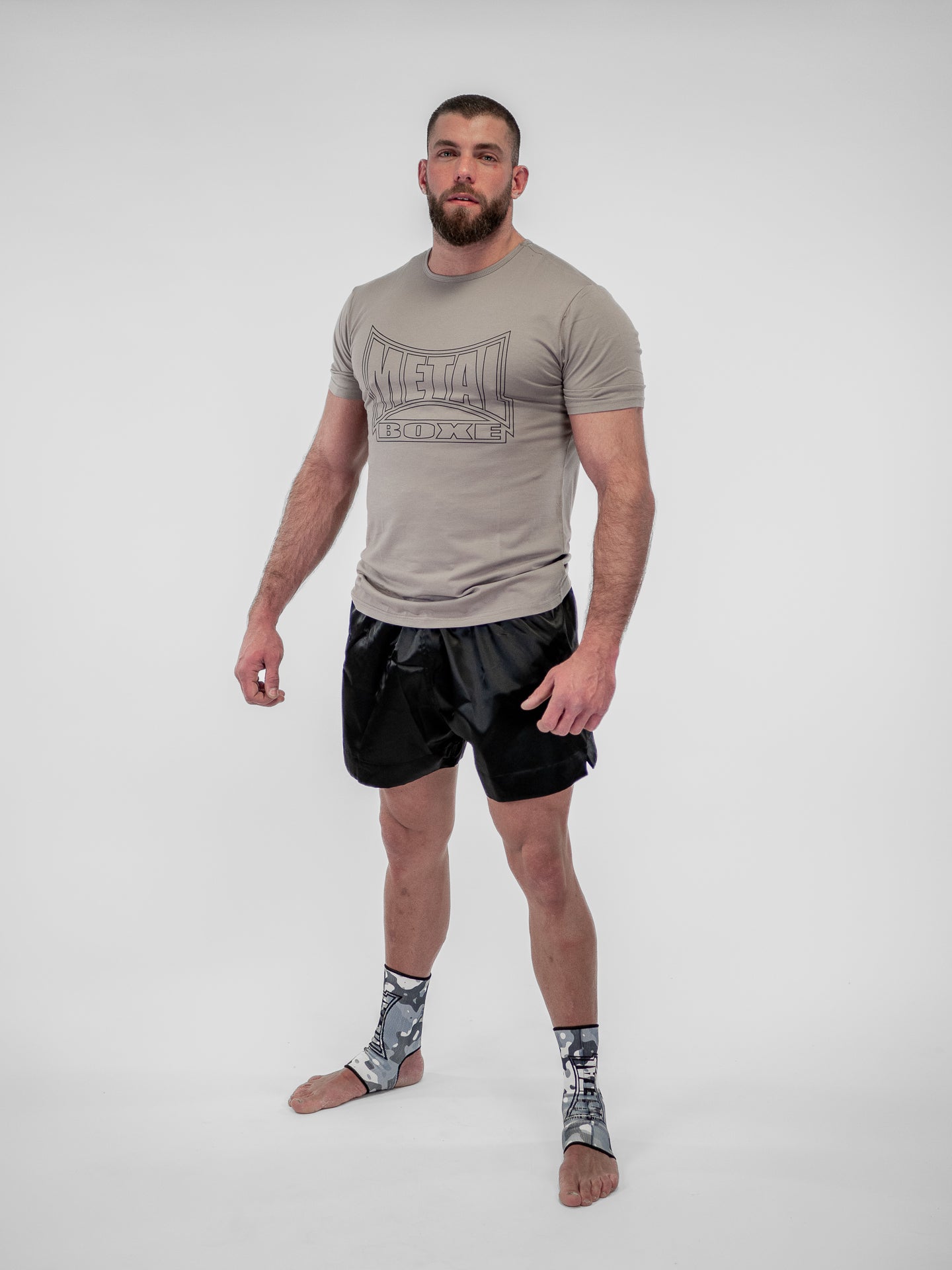 ONE MEN’S GRAY T-SHIRT