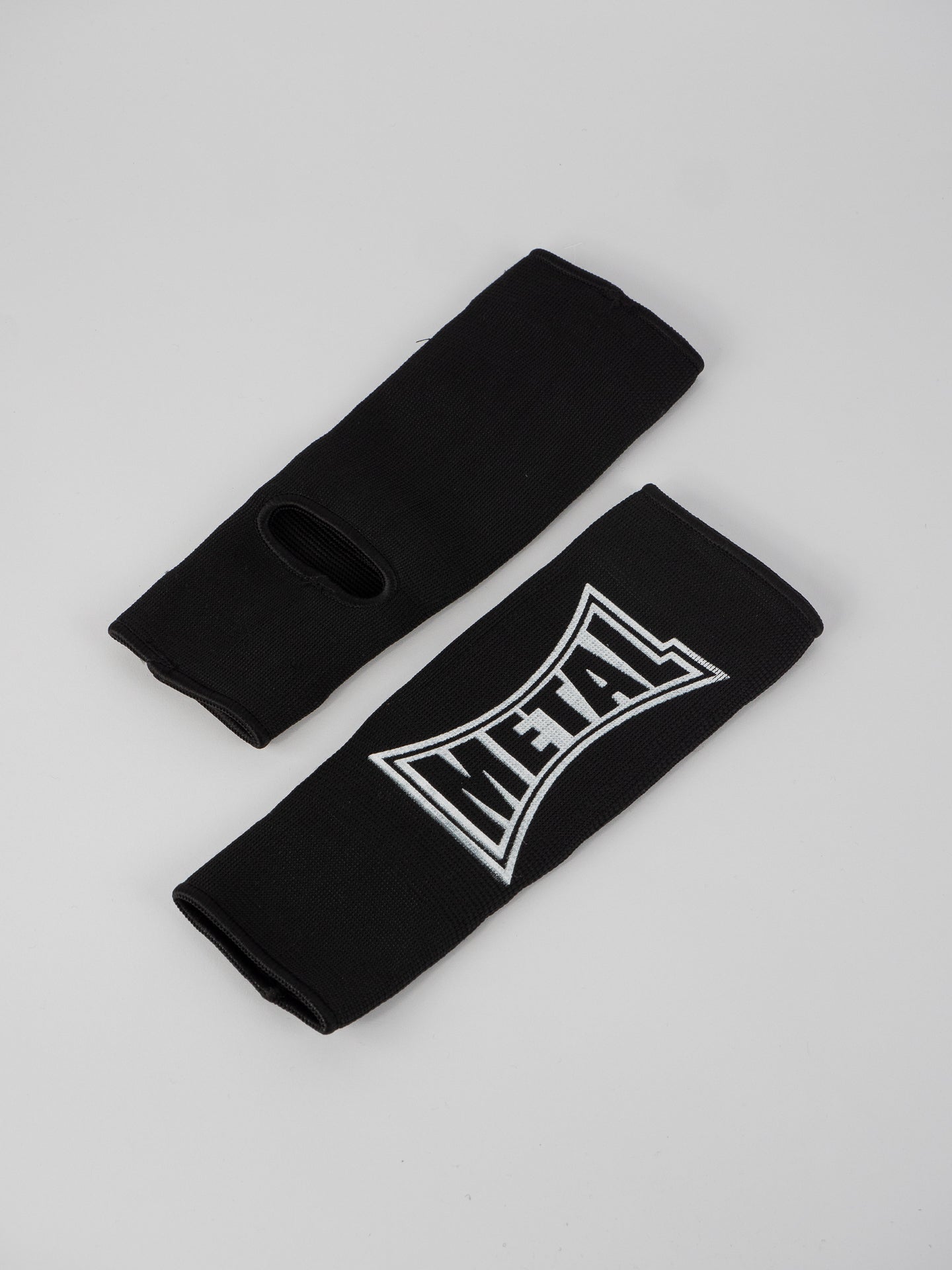 BLACK PAIR OF ANKLE BRACE
