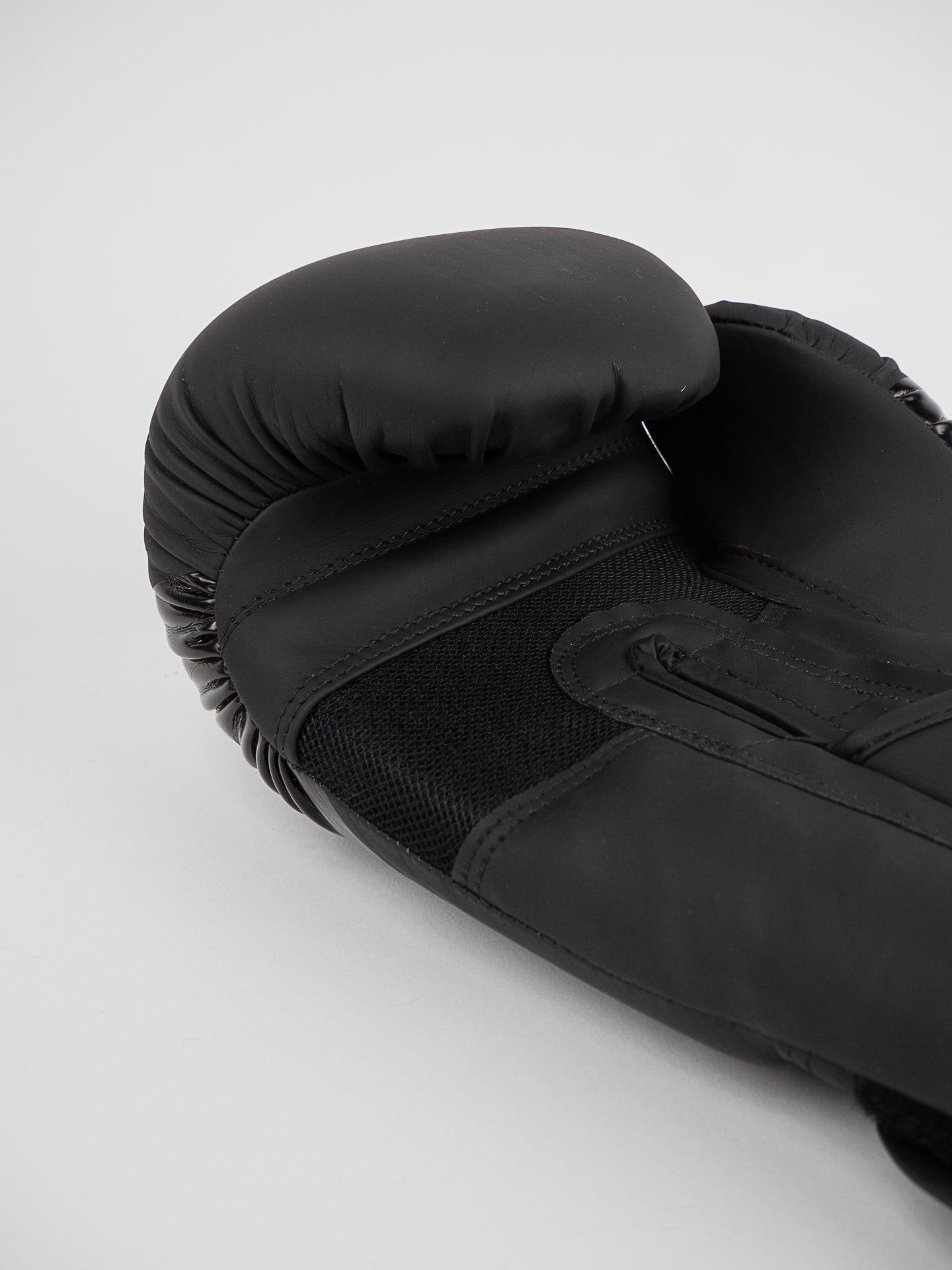 BLADE BLACK IS BLACK BOXING GLOVES