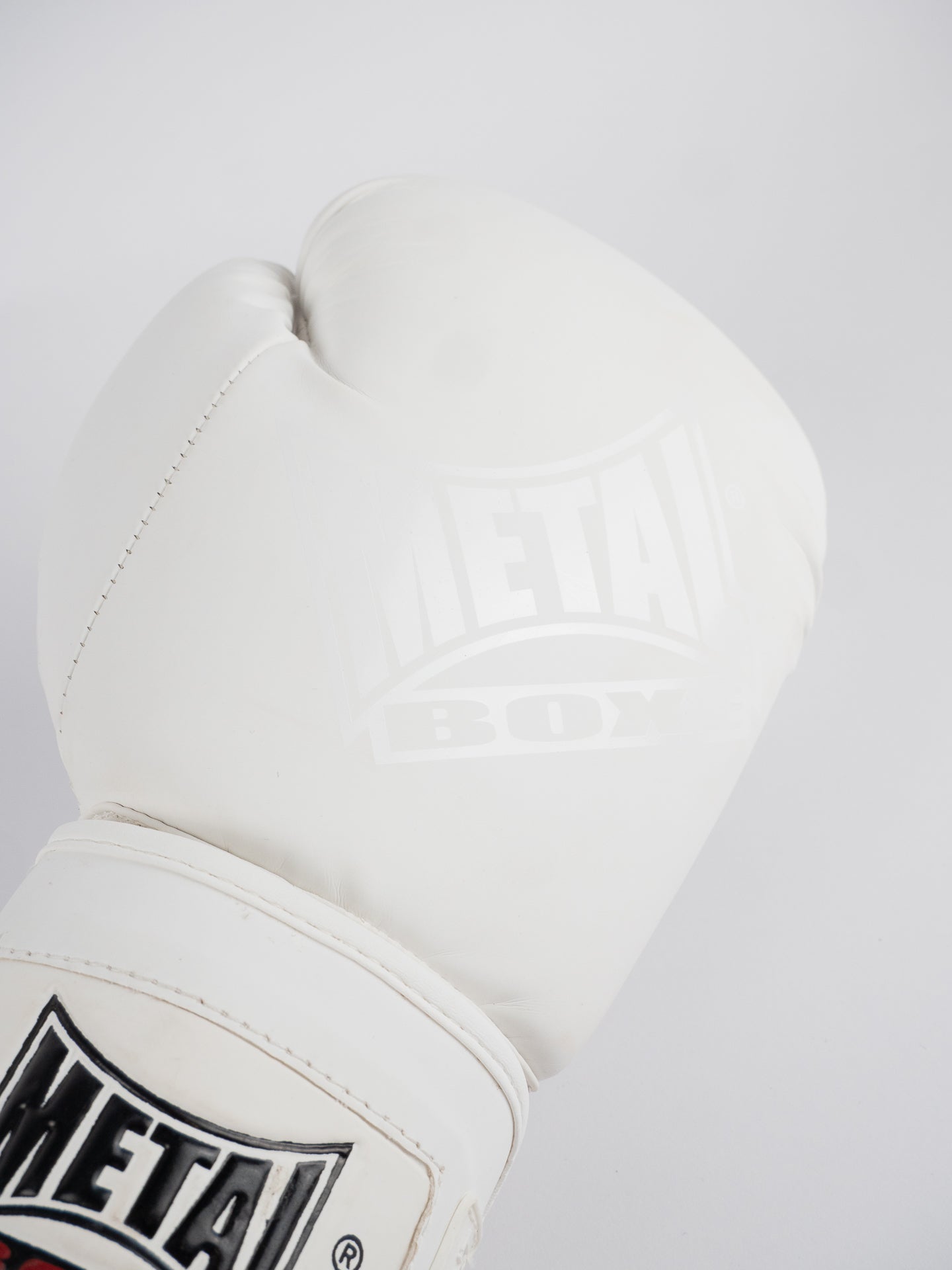 WHITE LIGHT COMPETITION BOXING GLOVES