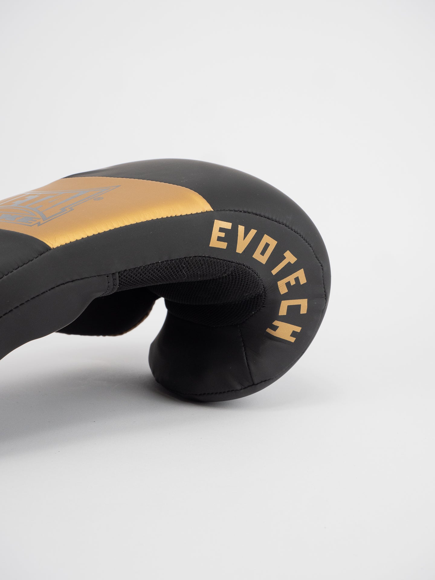 COMPETITION BOXING GLOVES EV1 BLACK GOLD