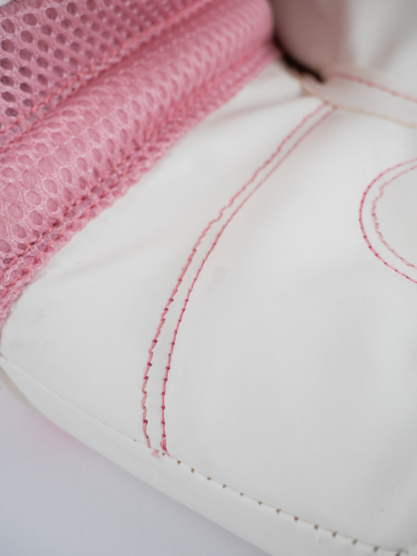BOXING GLOVES TRAINING WHITE PINK