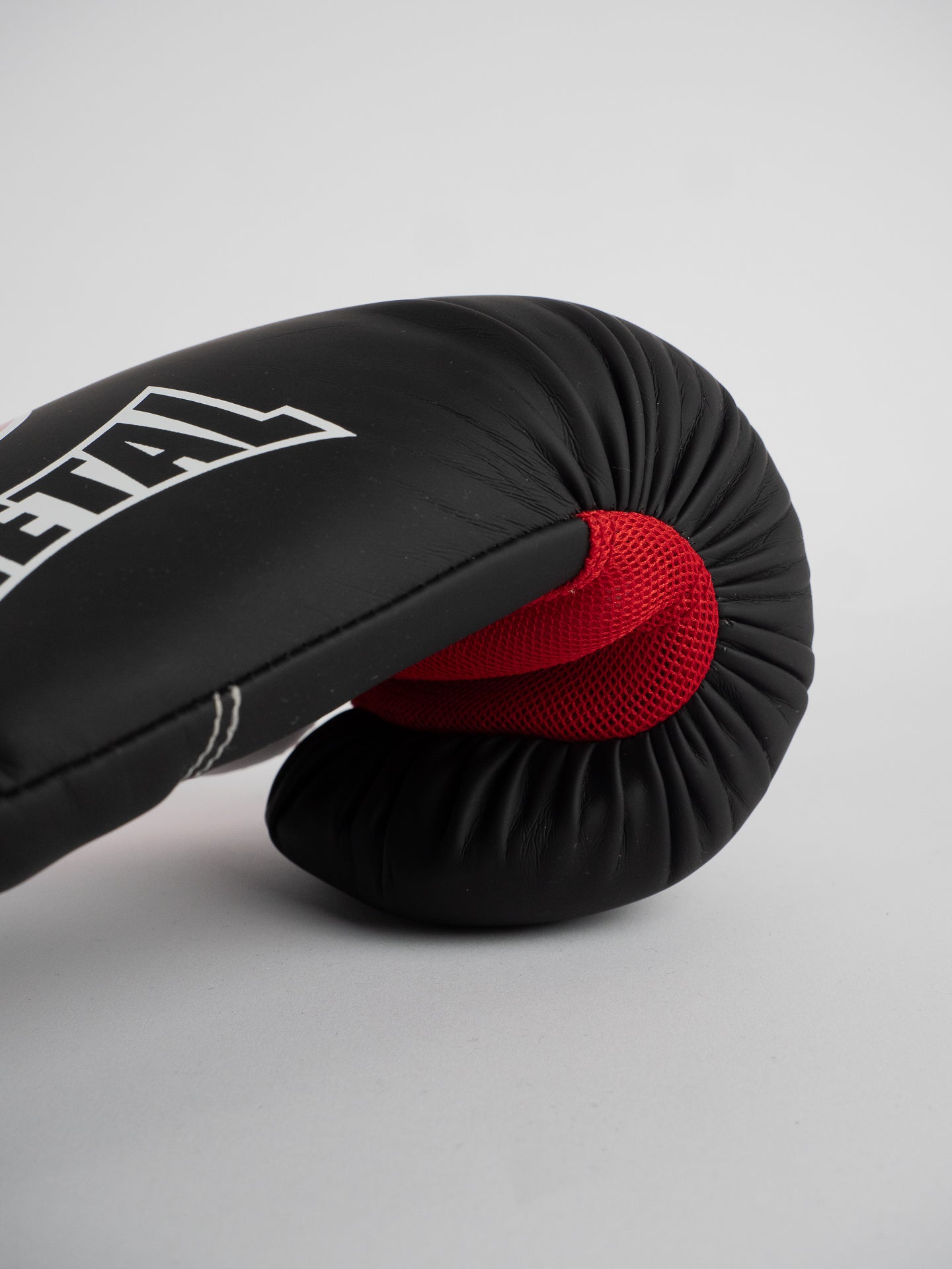 CLUB LINE BOXING GLOVES