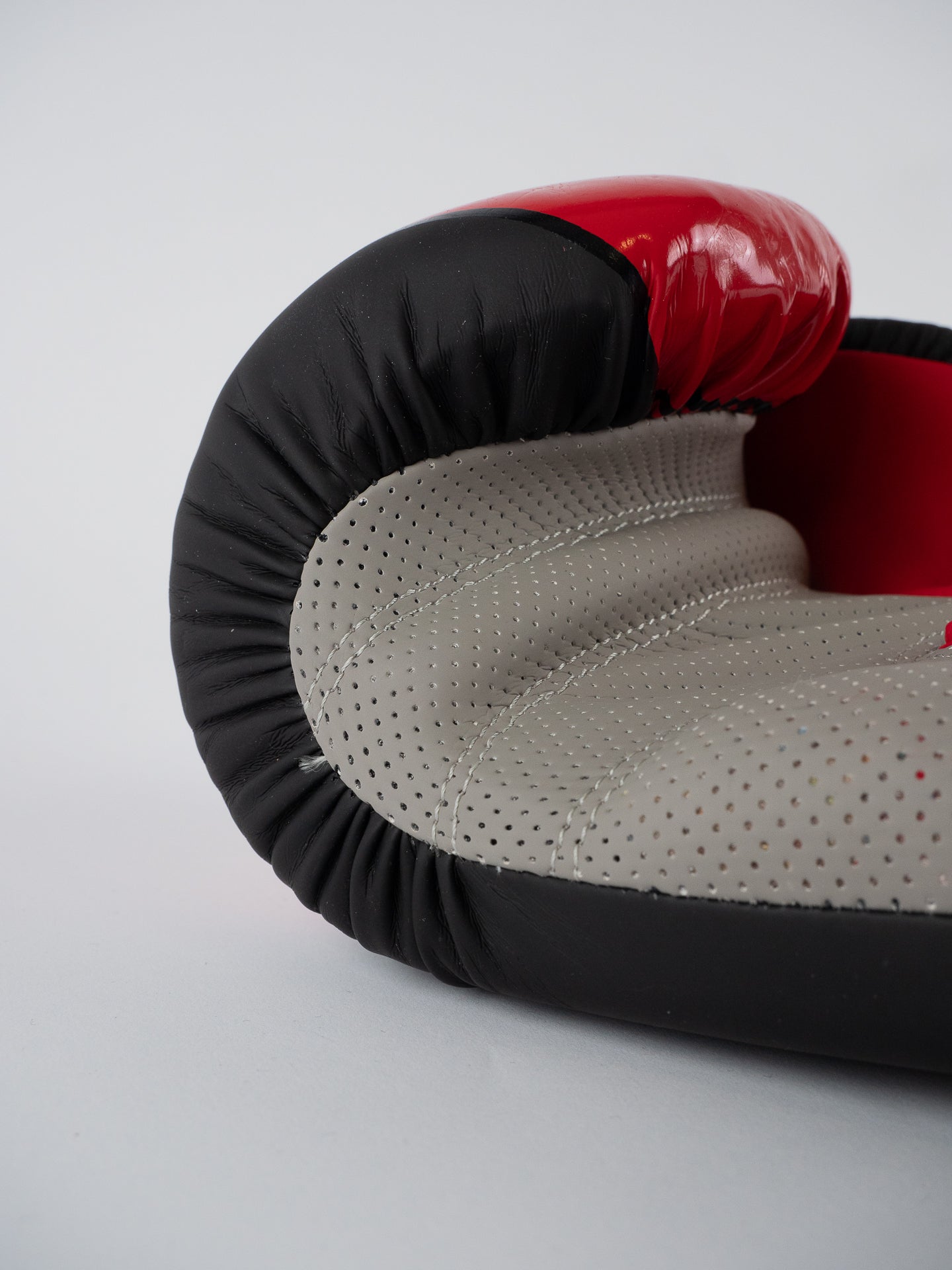 PRO LINE COMPETITION BOXING GLOVES BLACK