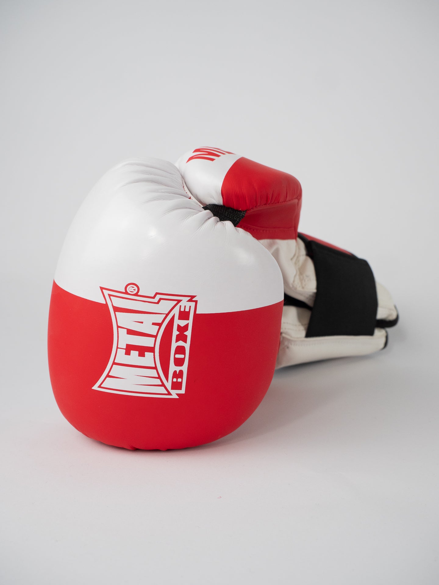 RED SAVATE BOXING GLOVES