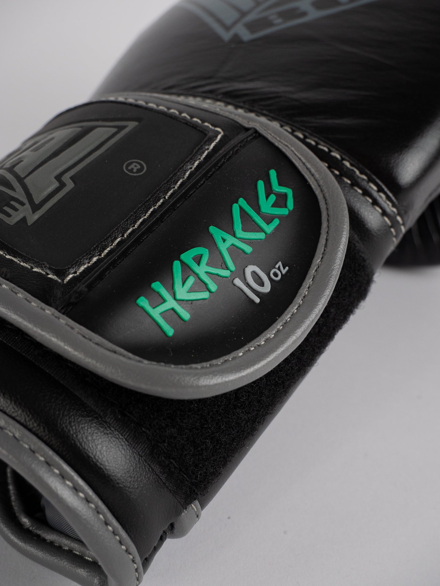 HERACLES LEATHER BOXING GLOVES