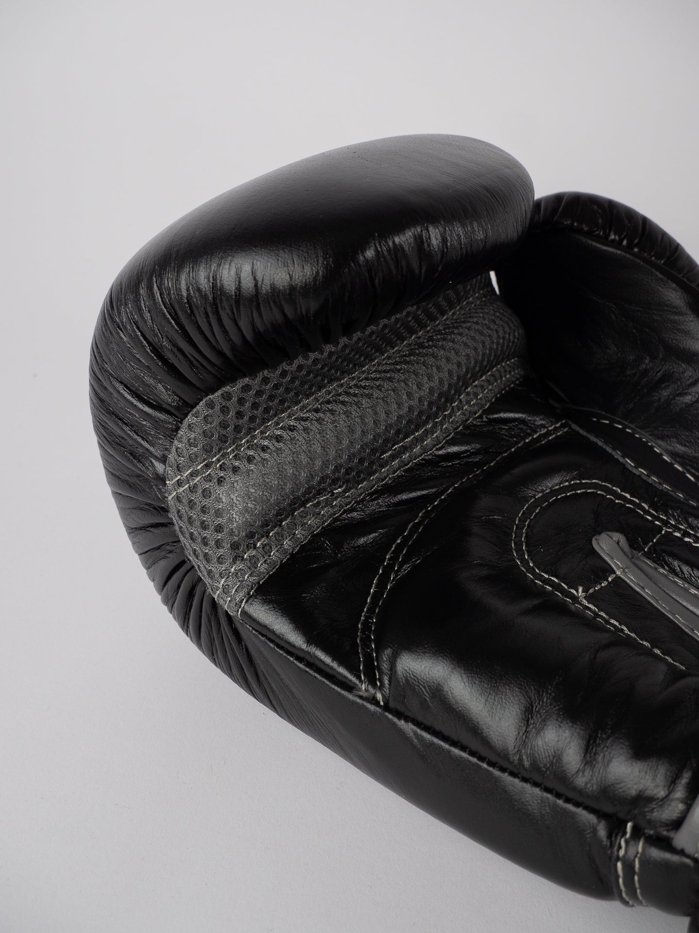 HERACLES LEATHER BOXING GLOVES