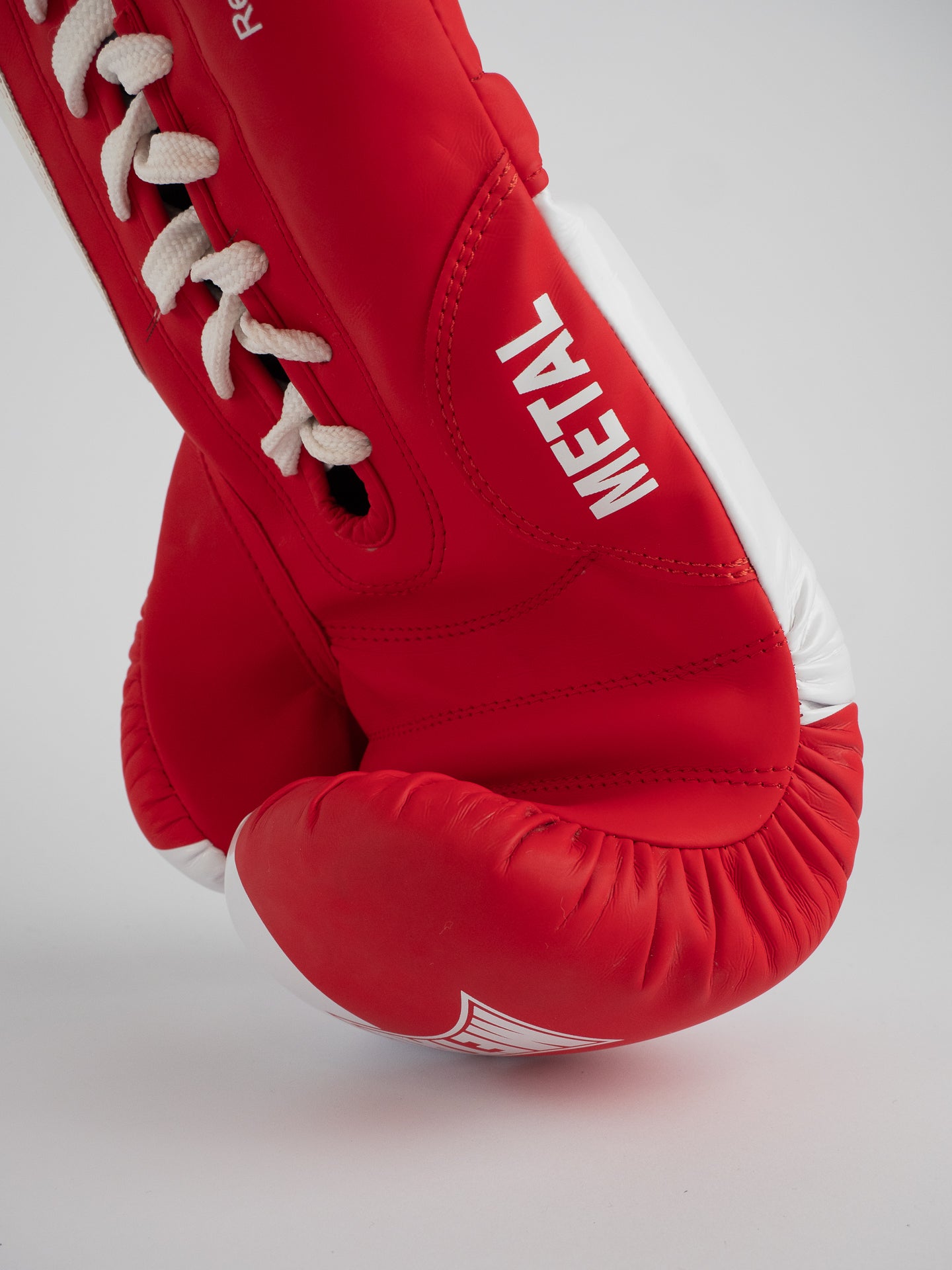 RED LACE-UP COMPETITION BOXING GLOVES
