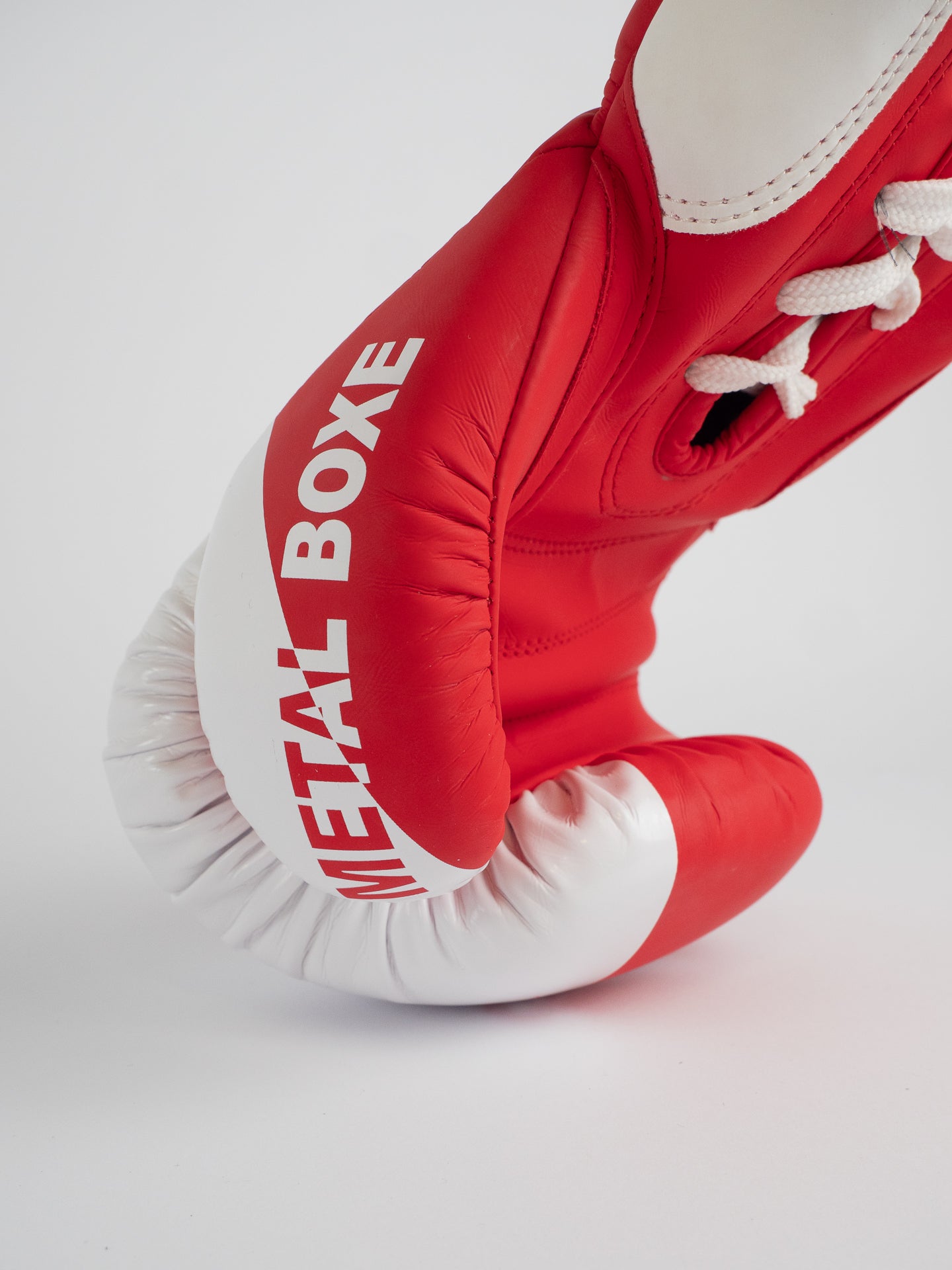 RED LACE-UP COMPETITION BOXING GLOVES
