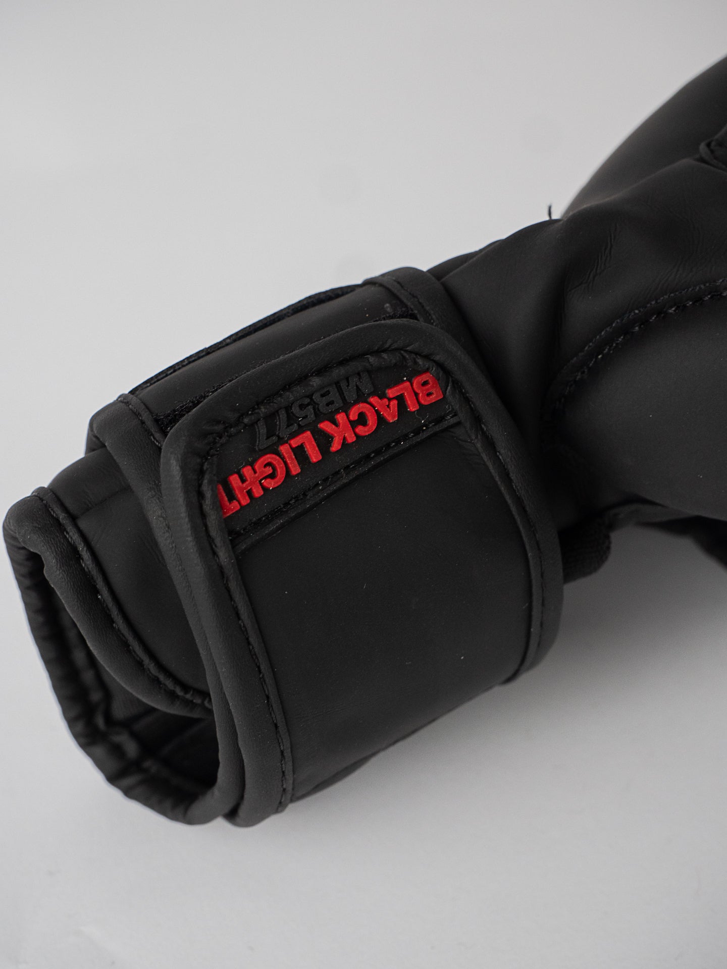 MMA SPARRING GLOVES BLACK LIGHT