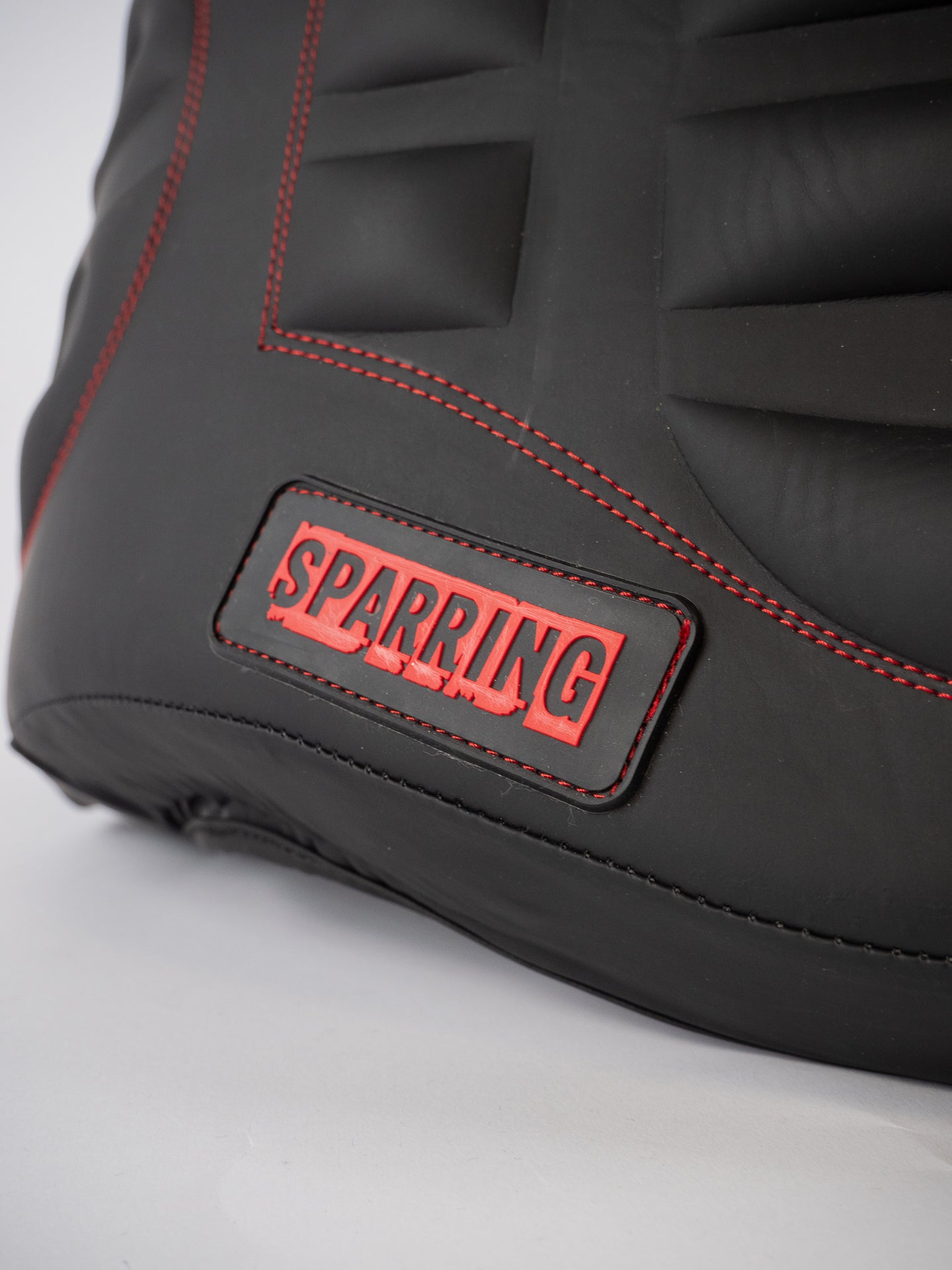 INTEGRAL SPARRING CHEST