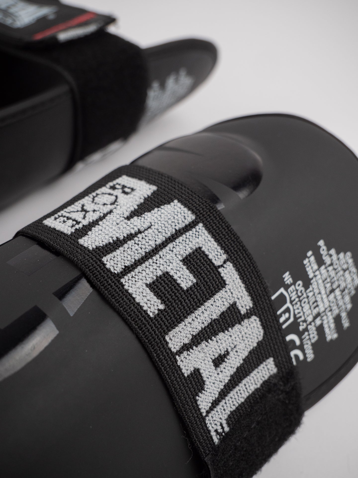PRO SHIN PROTECTION. BLACK
