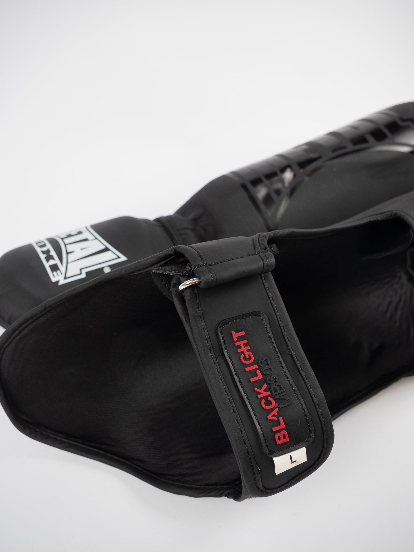 BLACK LIGHT ANATOMICAL SHIN+FOOT PROTECTION