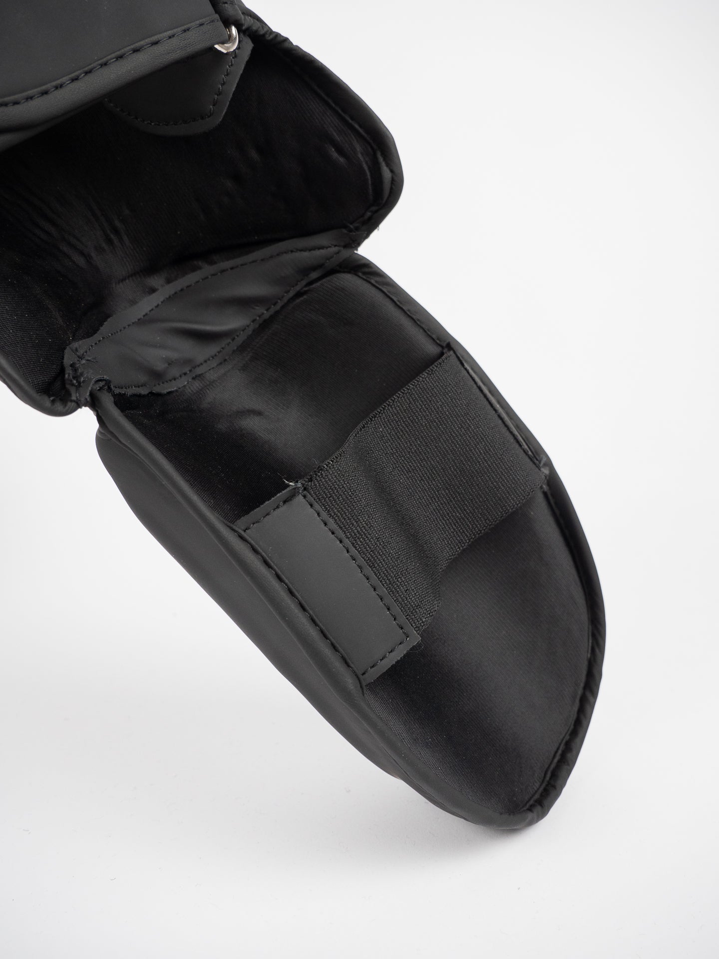 BLACK LIGHT ANATOMICAL SHIN+FOOT PROTECTION