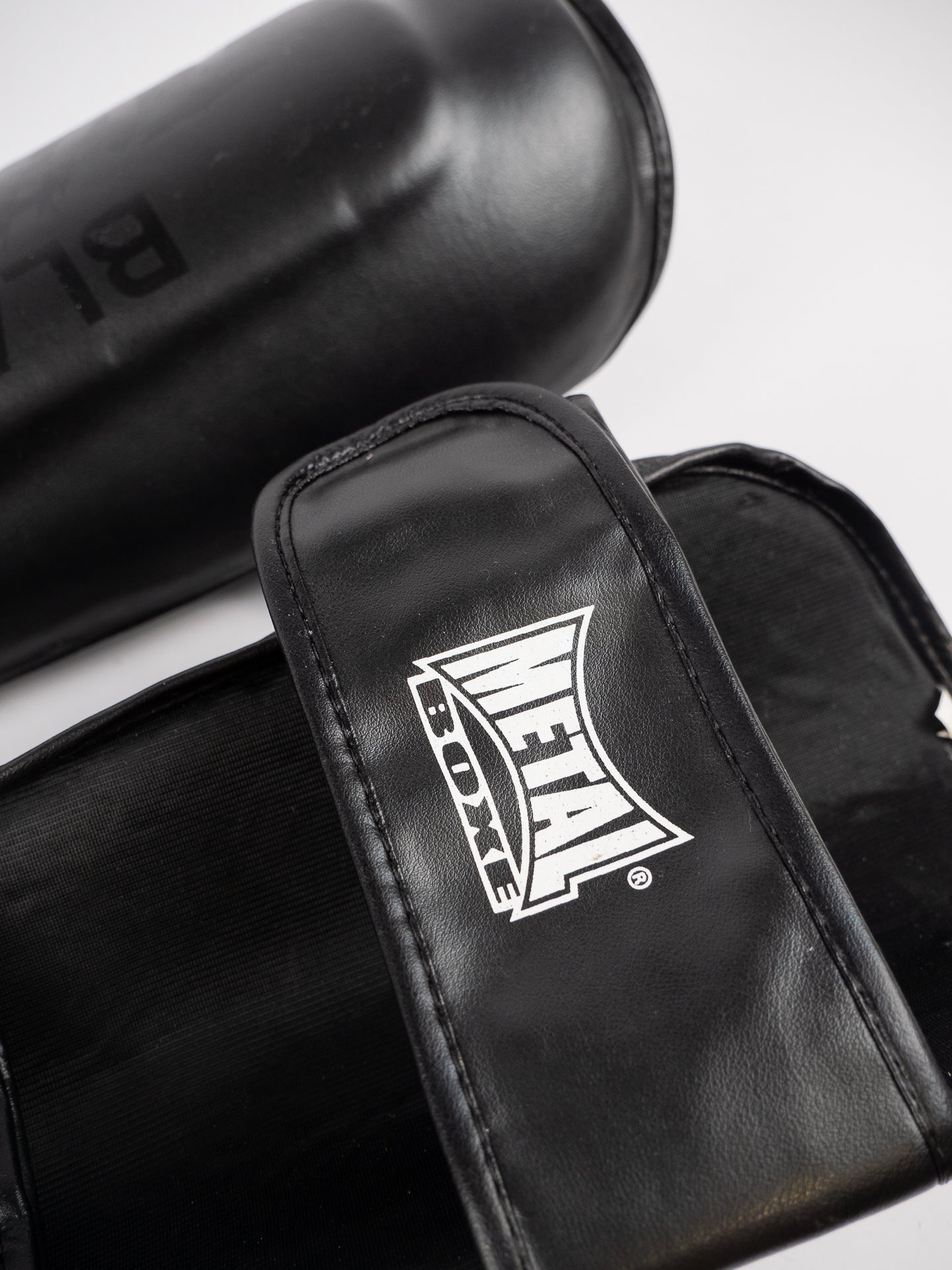 SHIN PROTECTION + FOOT FURIOUS BLACK