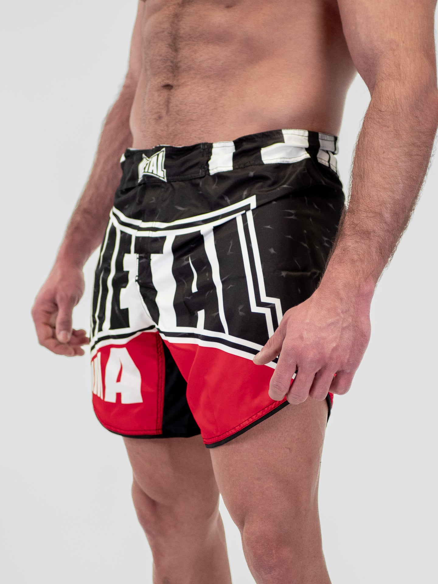 SHORT DE MMA NOIR ROUGE