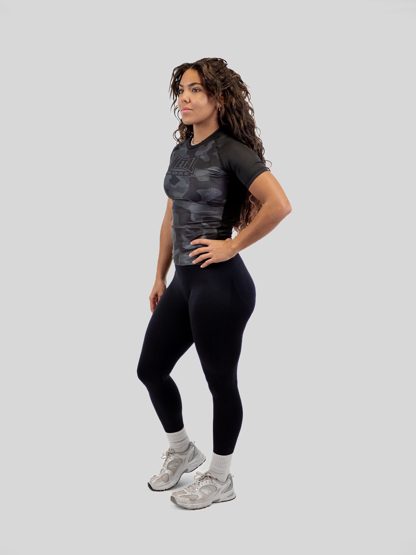 RASHGUARD FEMME CAMO NOIR