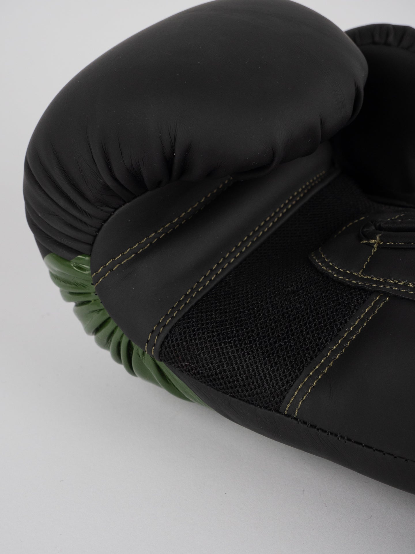 GANTS DE BOXE BLADE NOIR KAKI