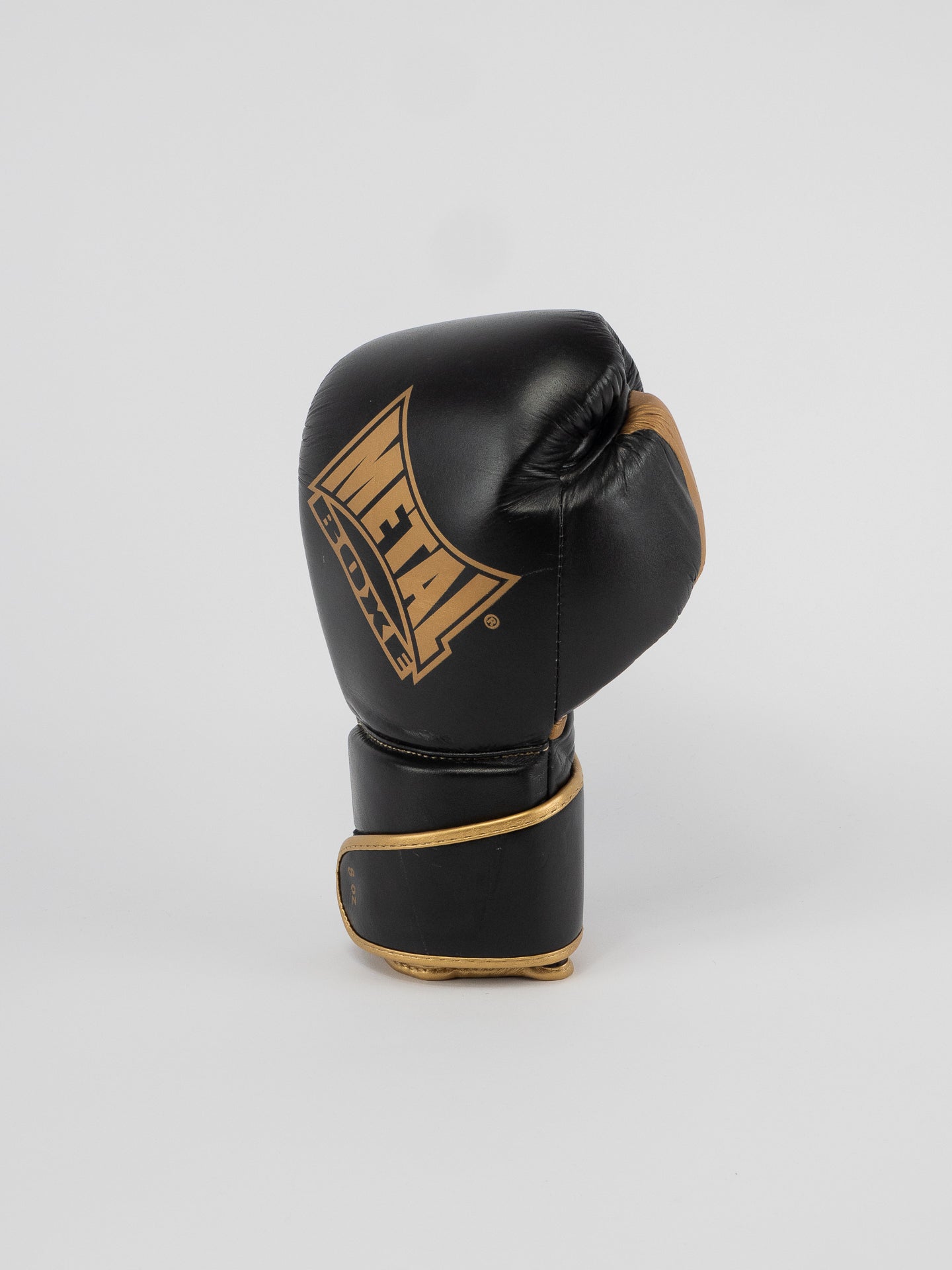 GANTS DE BOXE TITAN NOIR OR