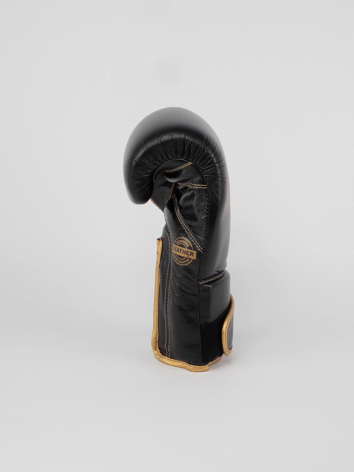 GANTS DE BOXE TITAN NOIR OR