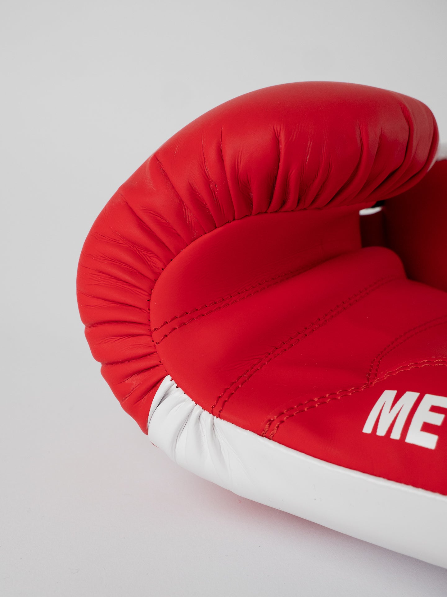 GANTS DE BOXE COMPÉTITION À LACETS ROUGE